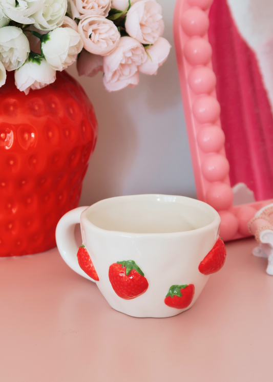 WHITE MUG WITH 3D STRAWBERRY