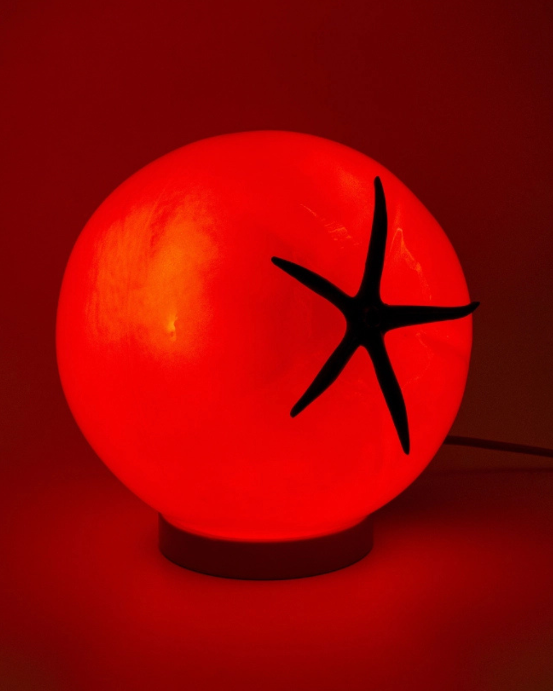 WHIMSICAL TOMATO LAMP - lampa ve tvaru rajčete