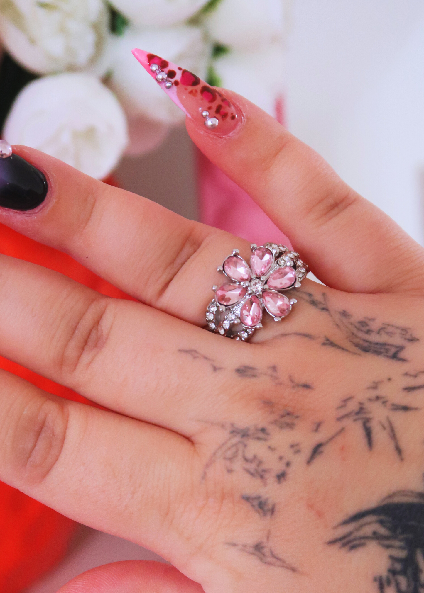 PINK AND WHITE SPARKLY FLOWER ring