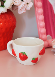 WHITE MUG WITH 3D STRAWBERRY