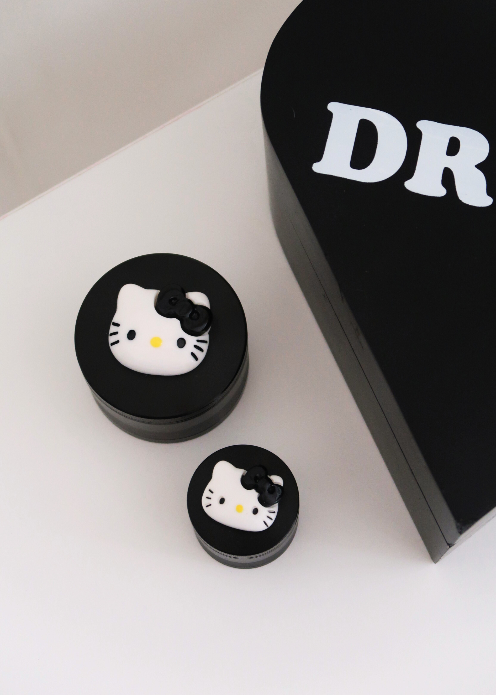 40MM BLACK GRINDER WITH HELLO KITTY