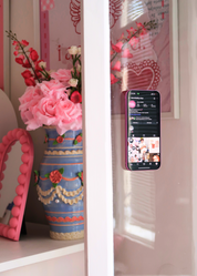 PINK DOUBLE SUCTION PHONE HOLDER