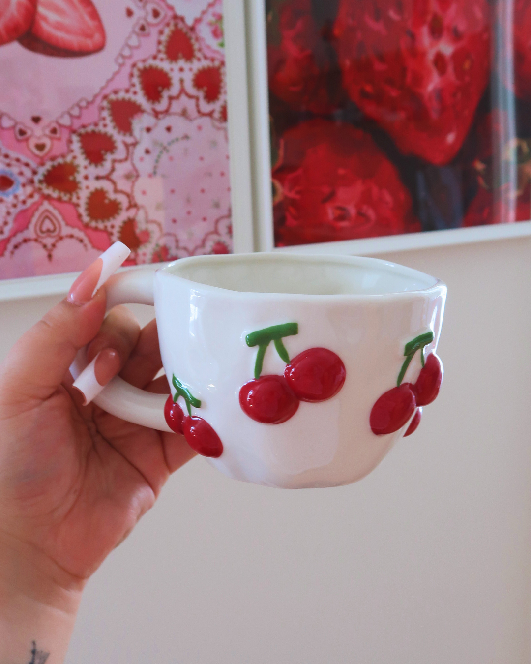 WHITE MUG WITH 3D CHERRIES