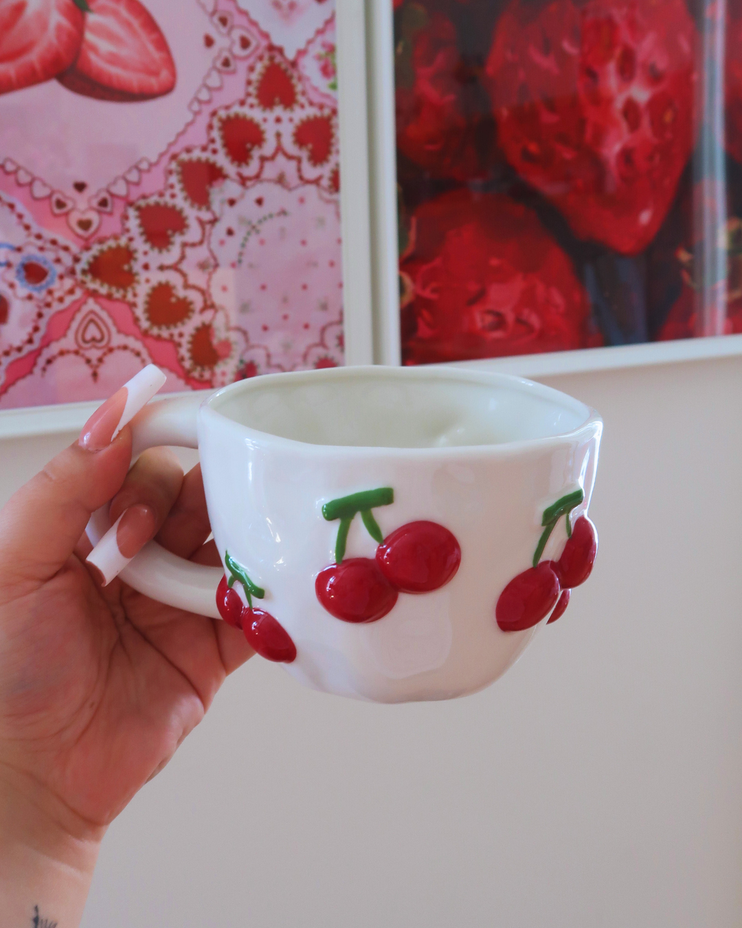 WHITE MUG WITH 3D CHERRIES