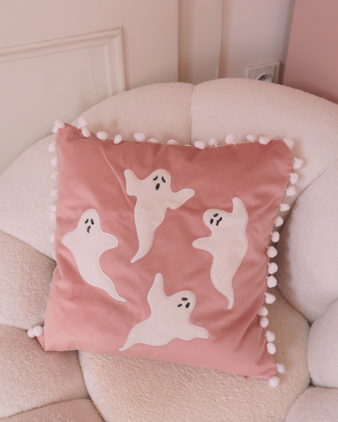 PINK DECORATIVE PILLOW WITH GHOSTS